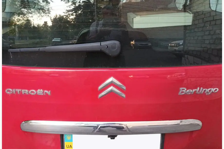 Citroen Berlingo 2008-2018 Chromleiste über dem Kennzeichen (Edelstahl) Image