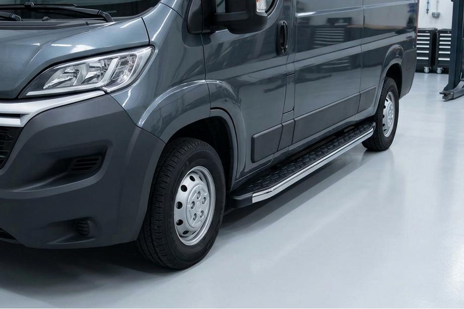 Fiat Ducato 2006-2025 Seitenschweller BlackLine (2 Stk., Aluminium) Image