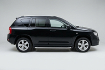 Jeep Compass 2006-2016 Seitenschweller BlackLine (2 Stk., Aluminium) Foto 1