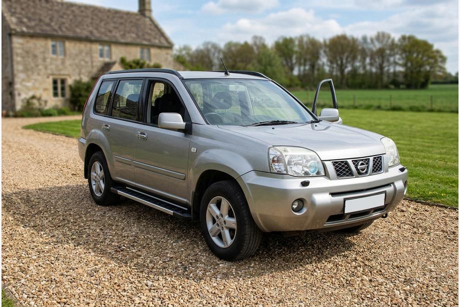 Nissan X-trail T30 2002-2007 Seitenschweller RedLine V1 (2 Stk., Alu) Foto 1