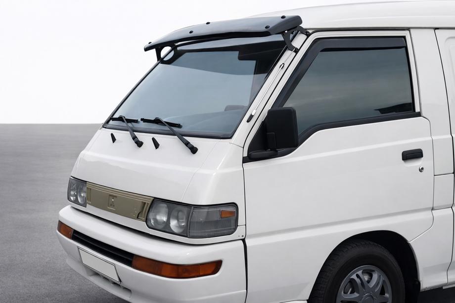 Mitsubishi L300 1986-2013 Windabweiser Frontscheibe Image