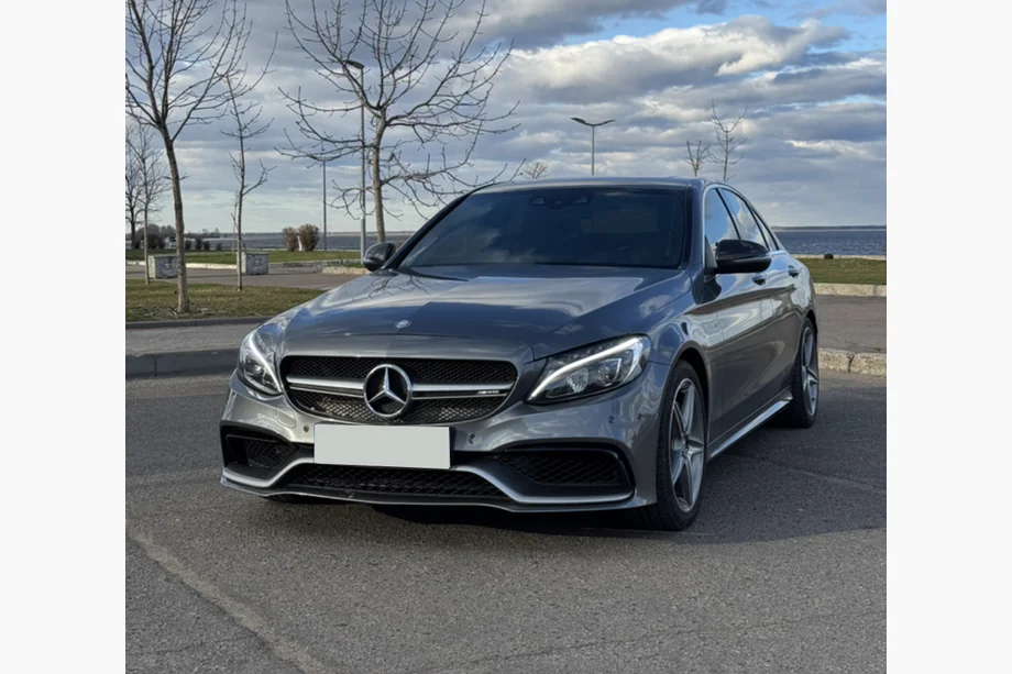 Mercedes C-class W205 2014-2021 Bodykit mit kompletter Heckstossstange (AMG C63-Designs 2014-2018) Image