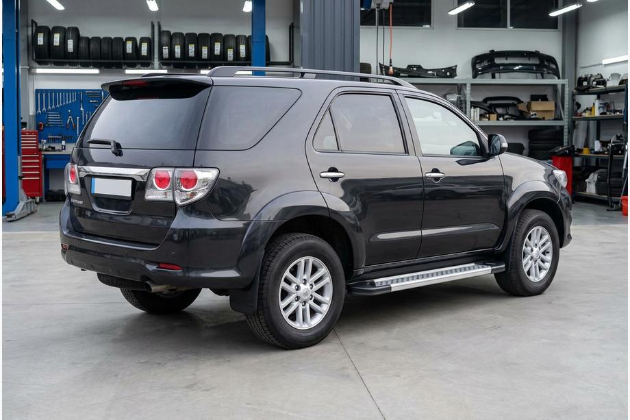 Toyota Fortuner 2006-2015 Trittbretter New Vision Grey (2 Stk., Alu) Foto 1