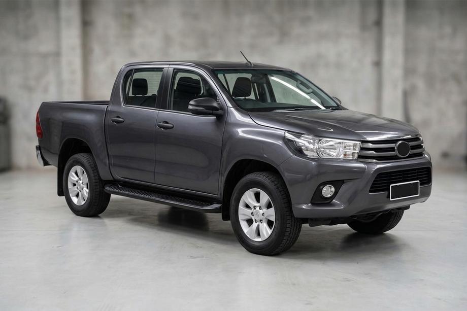 Toyota Hilux 2015- Seitenschweller Tayga Black (2 Stk., Aluminium) Image