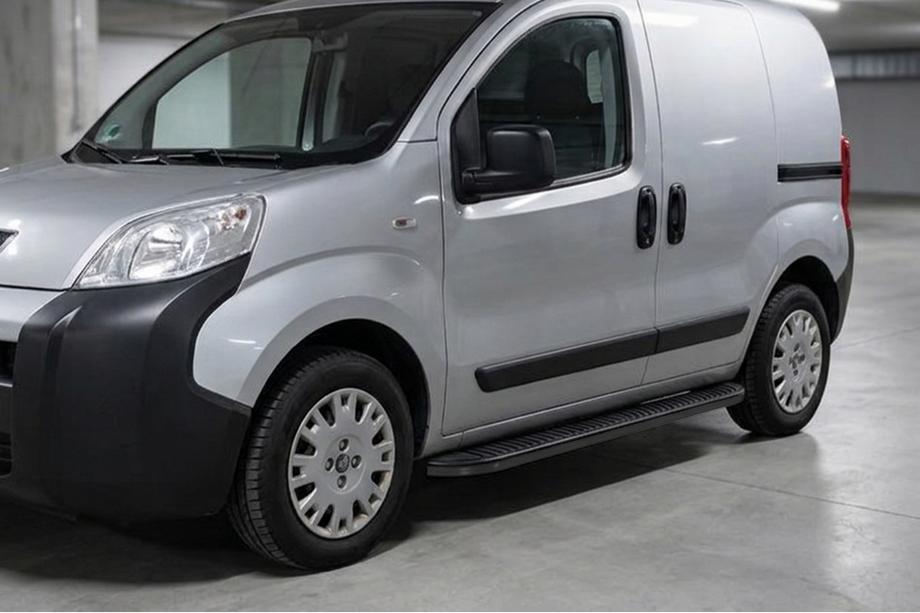 Peugeot Bipper 2008-2017 Seitenschweller Tayga Black (2 Stk., Aluminium) Image