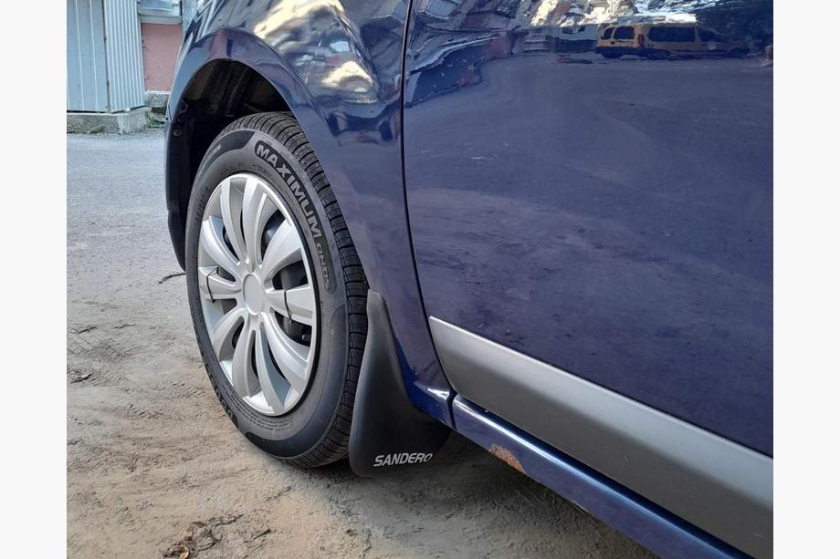 Renault Sandero 2007-2013 Vordere Schmutzfaenger (2 Stk.) Foto 5