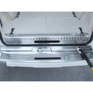 Abdeckung fuer hintere innere Einstiegsleiste (fuer 7-Sitzer) Toyota Land Cruiser Prado 150 2009-2023 Foto 3