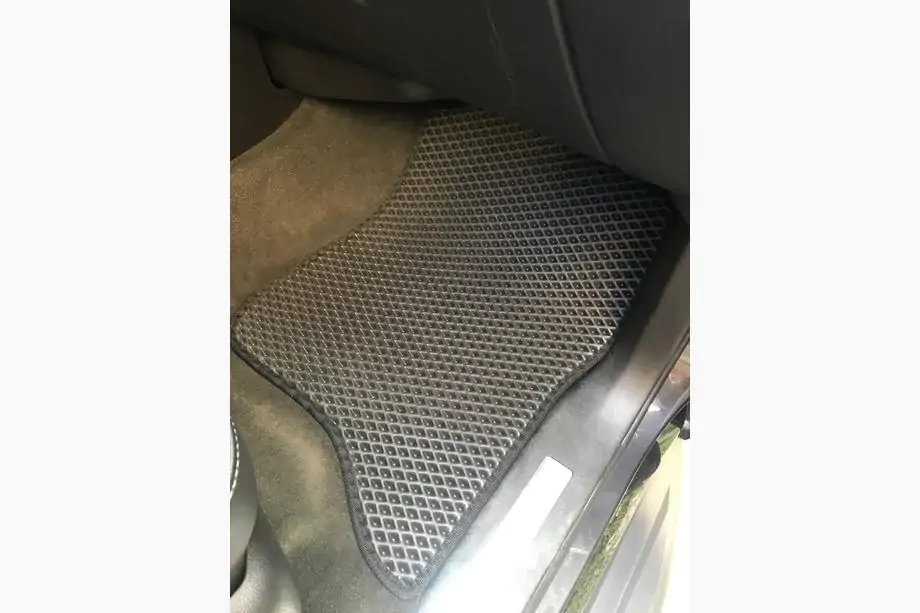 Chevrolet Suburban 2014-2019 Polyurethan Fußmatten 3 Reihen (EVA, schwarz) Foto 3
