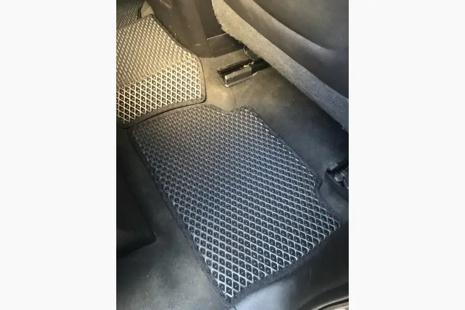 Chevrolet Suburban 2014-2019 Polyurethan Fußmatten 3 Reihen (EVA, schwarz) Foto 4