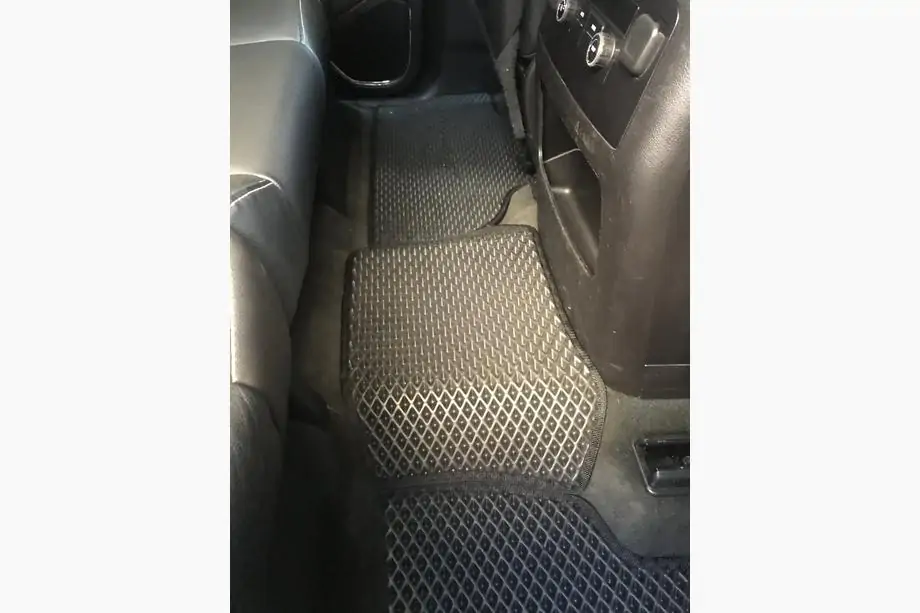 Chevrolet Suburban 2014-2019 Polyurethan Fußmatten 3 Reihen (EVA, schwarz) Foto 5