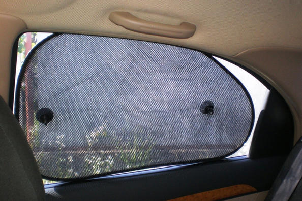 Auto Vorhänge mit Saugnäpfen und deren Eigenschaften Foto 1