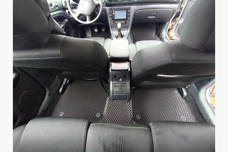 Skoda Superb 2001-2009 EVA Fußmatten (schwarz) Image