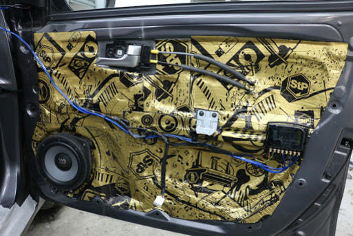 Geräuschisolierung eines Autos: So verbessern Sie den Klang eines Audiosystems