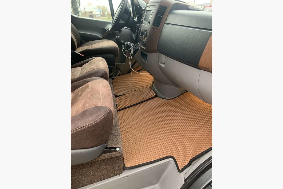 Volkswagen Crafter 2006-2016 EVA-Fußmatten V1 (braun) Image