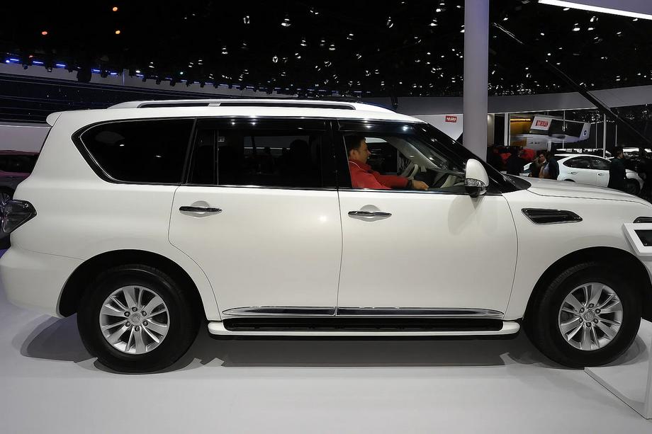 Nissan Patrol Y62 2010-2024 Türleisten (4 Stk, Chrom) Foto 4