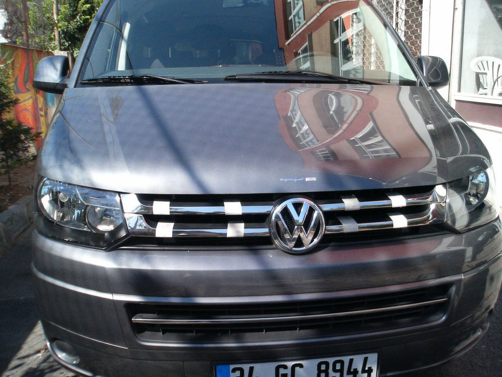 Überlagerung für einen Kühlergrill Volkswagen T5