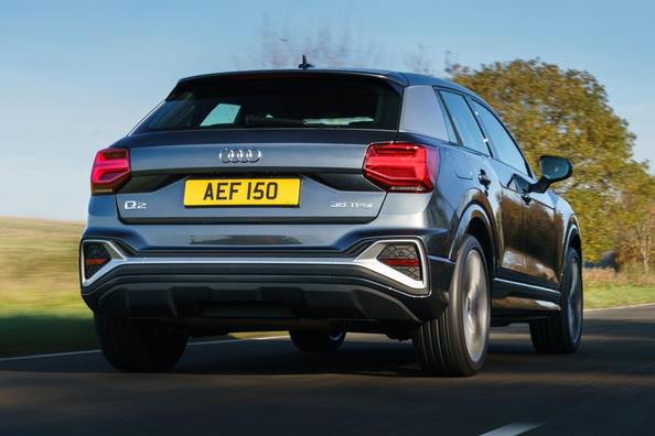 Aktualisierter kompakter Crossover Audi Q2 der ersten Generation Foto 5