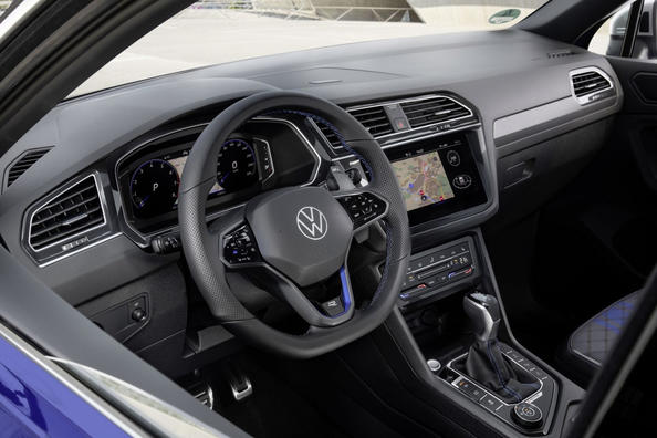 Überprüfung der aufgeladenen Modifikation des Volkswagen Tiguan R Foto 6