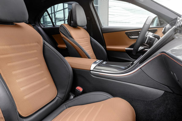 Die neue Generation der Mercedes-Benz C-Klasse Limousine Foto 7