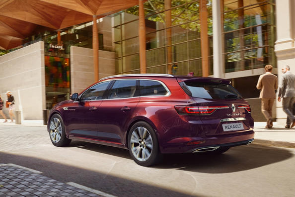 Rückblick auf den modernisierten Kombi Renault Talisman Estate Foto 3