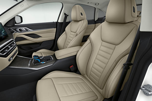 Die erste Generation des BMW i4 Electric Liftback Foto 10
