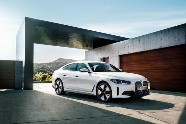Die erste Generation des BMW i4 Electric Liftback Foto 6