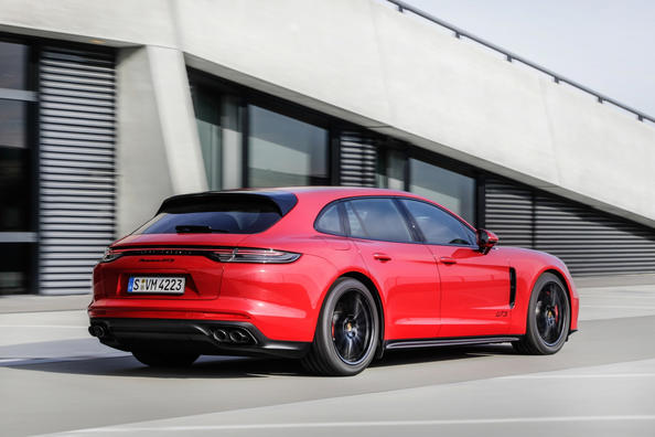 Testbericht zum allradgetriebenen Kombi Porsche Panamera Sport Turismo Foto 8