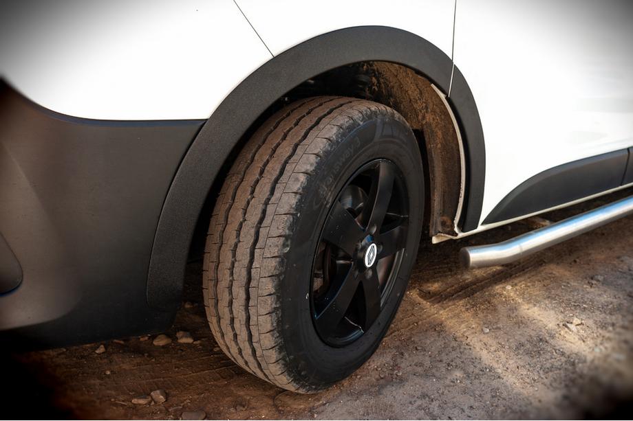 Renault Trafic 2015- Kotflügelverbreiterungen (6 Stk, schwarz, ABS) Image