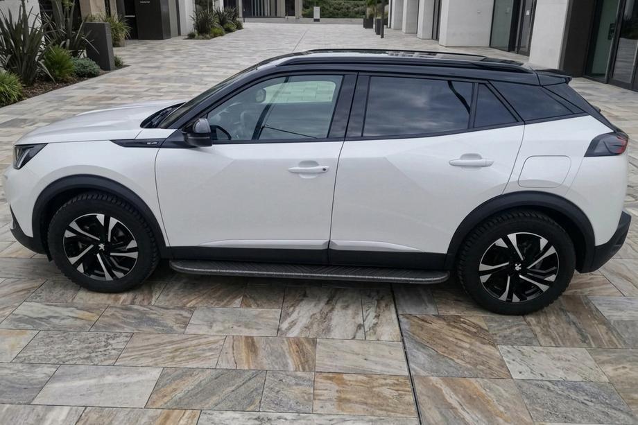 Peugeot 2008 2019- Seitenschweller Bosphore Black (2 Stk., Aluminium) Image