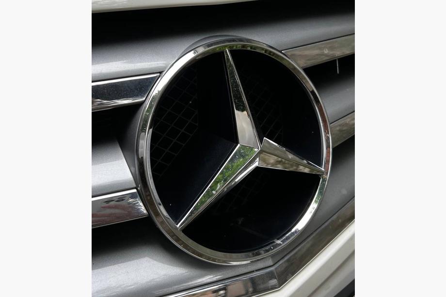 Mercedes B-class W245 2005-2011 Frontemblem (2008-2011) Image