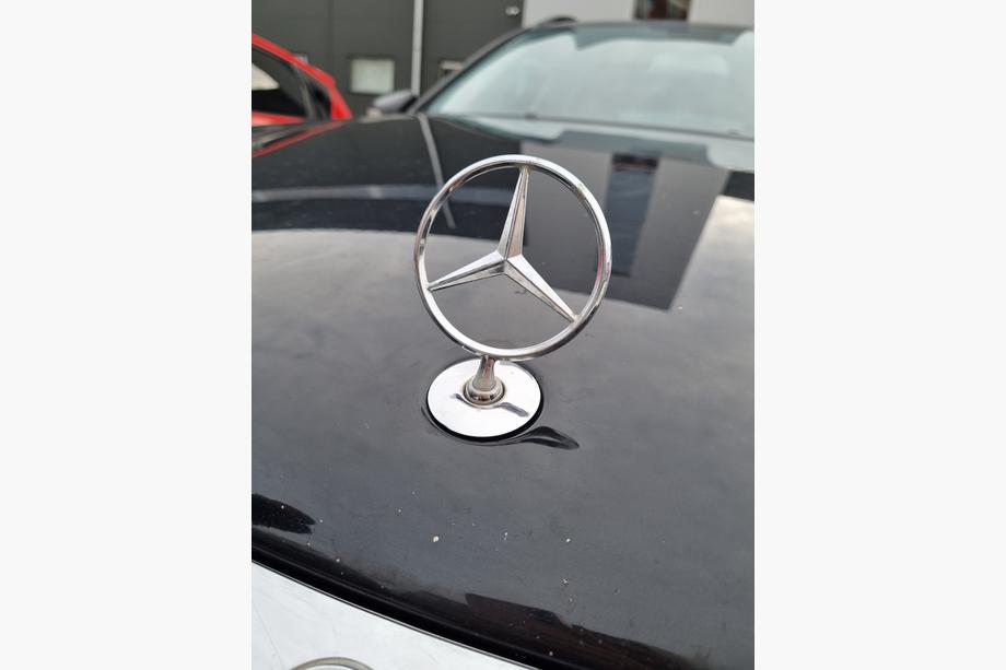 Mercedes E-class W211 2002-2009 Emblem Zielscheibe (ohne Schriftzug) Foto 7