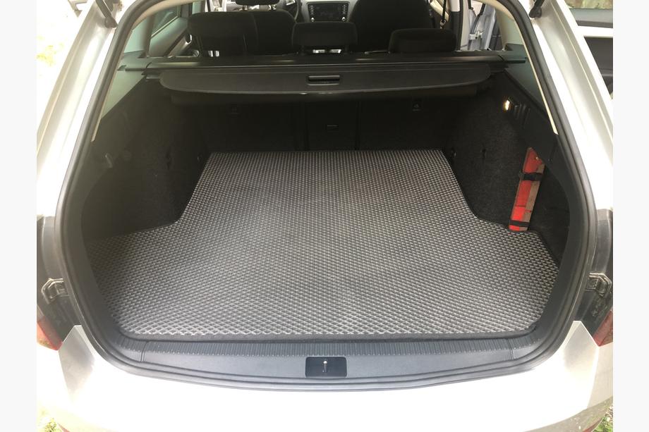 Skoda Octavia III A7 2013-2019 Kofferraummatte SW V-4 (EVA, Schwarz) Image