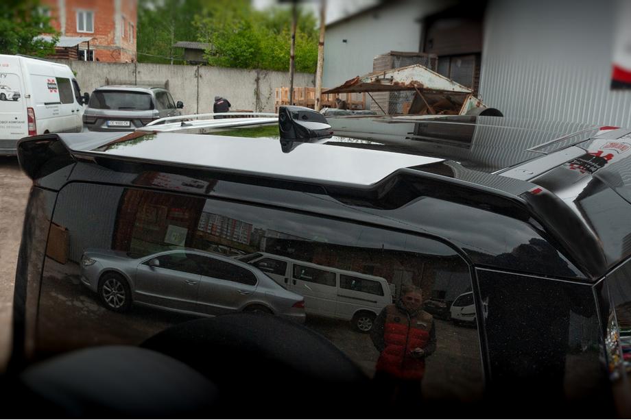 Land Rover Defender 2019- Spoiler V1 (schwarz) Foto 3