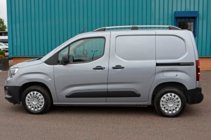 Toyota Proace City 2016- Dachreling Skyport (silber) Foto 6