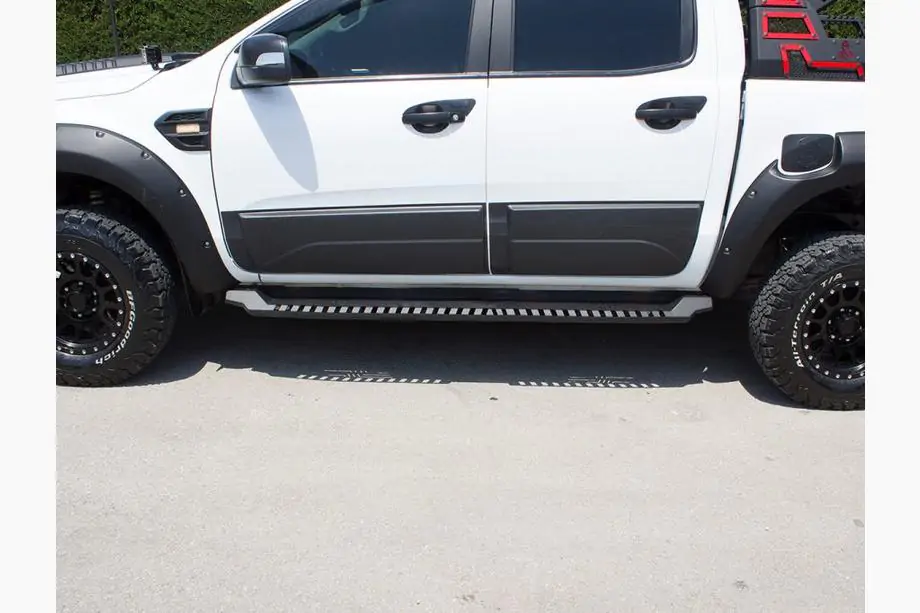 Dacia Duster 2018-2024 Trittbretter Dakar V1 (2 Stk, Metall) Foto 3