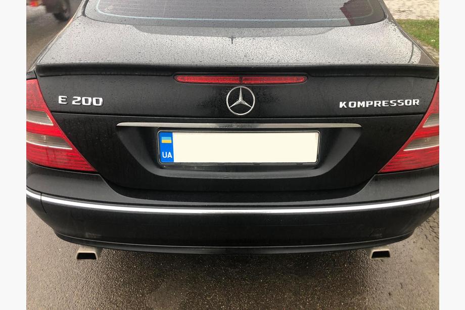 Mercedes E-class W211 2002-2009 Heckemblem Foto 2