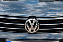 Volkswagen Jetta 2011-2018 Frontemblem 2015-2018 (3G0853601B) Foto 1
