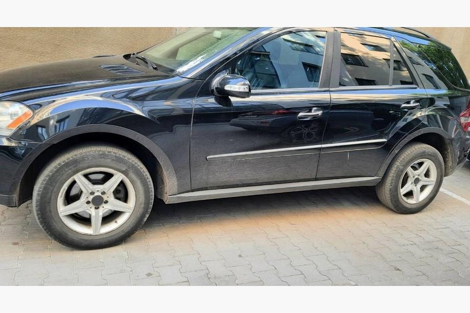 Mercedes ML W164 2005-2011 Kotflügelverbreiterungen (4 Stk, schwarz, ABS-Kunststoff) Image