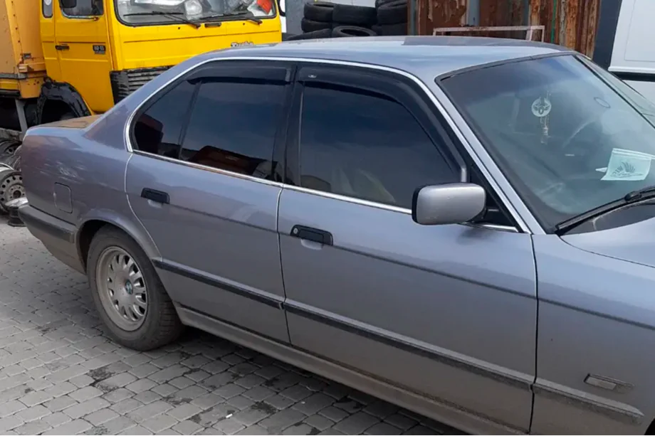 BMW 7 Series E38 1994-2001 Windabweiser Long (4 Stk, HIC) Image
