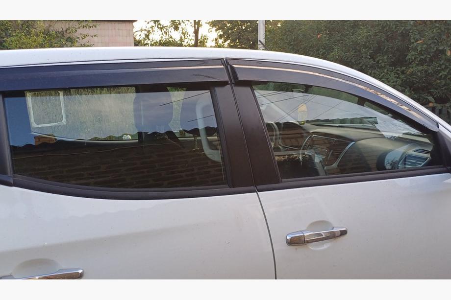 Mitsubishi L200 2015-2024 Windabweiser (4 Stk., Sunplex Sport) Foto 7