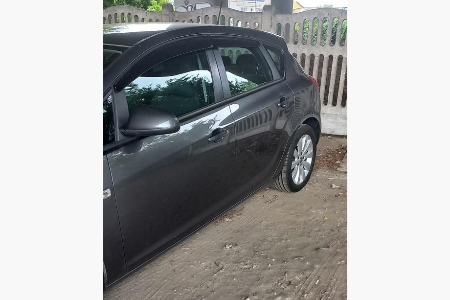 Opel Astra J 2009-2015 Windabweiser HB/SD (4 Stk., Sunplex Sport) Foto 2