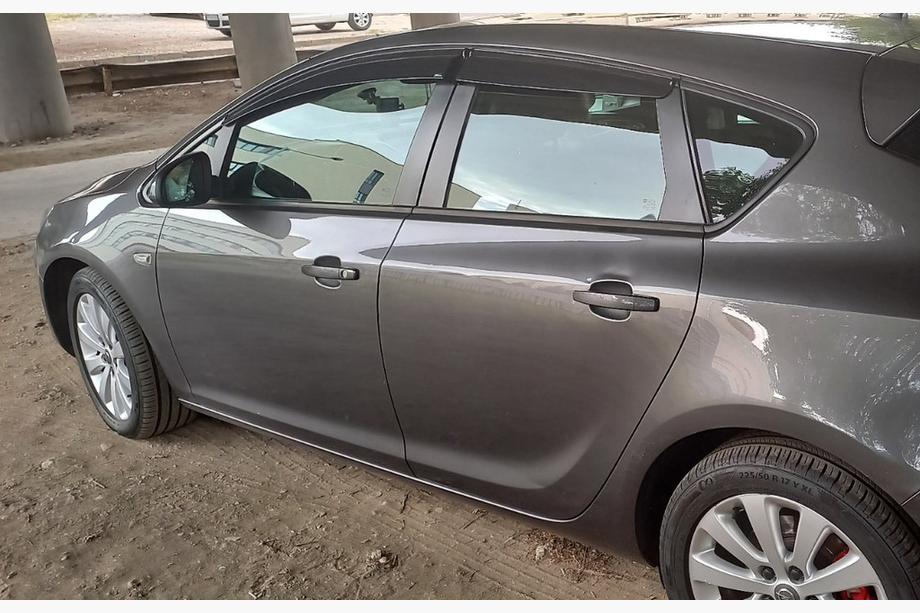 Opel Astra J 2009-2015 Windabweiser HB/SD (4 Stk., Sunplex Sport) Foto 1