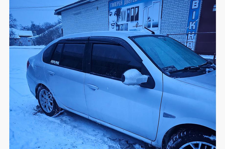 Renault Symbol 2008-2013 Windabweiser (4 Stk., Sunplex Sport) Foto 1