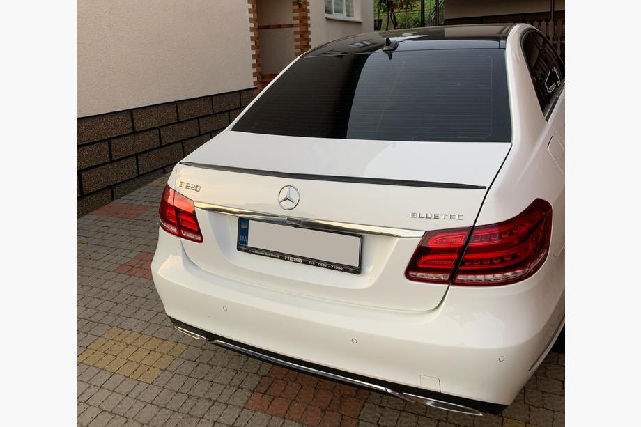 Mercedes E-class W212 2009-2016 Heckspoiler Lippe (Sunplex, Schwarz) (130,5cm x 5,8cm) Foto 2