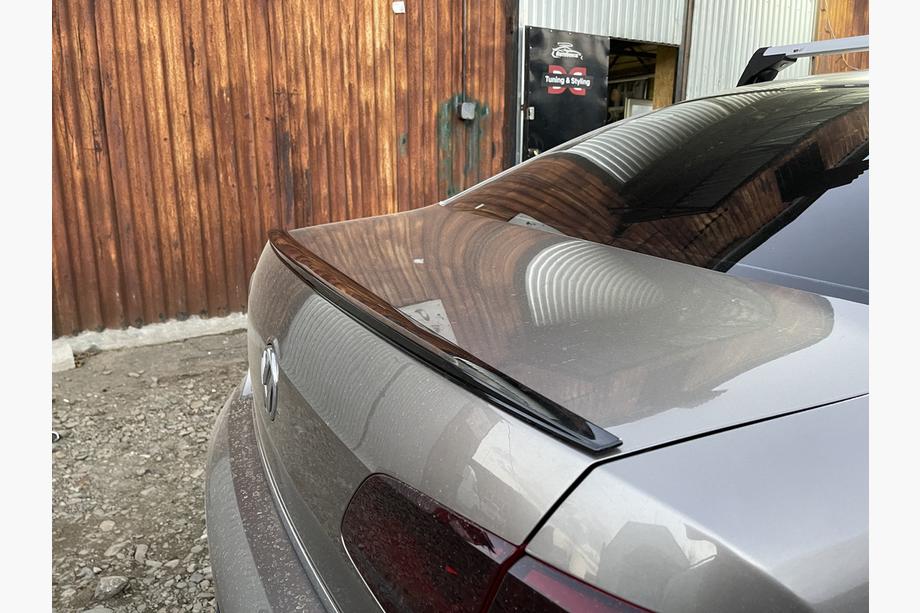 Volkswagen Passat B7 2012-2015 Spoiler Lippe (Sunplex, schwarz, für EU) (115,8cm x 6,3cm) Image