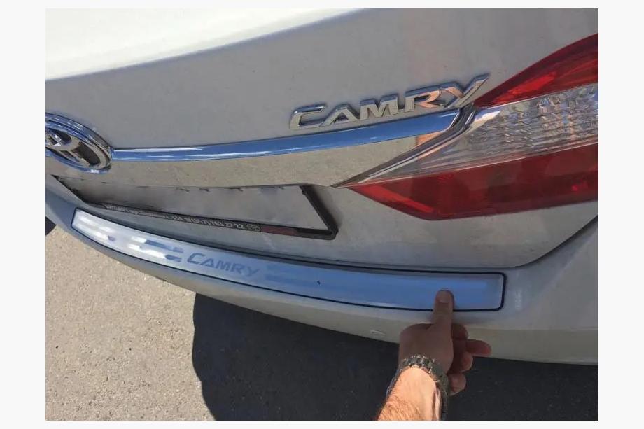 Toyota Camry 2011–2017 Heckstoßstangenschutz Libao Edelstahl Foto 1