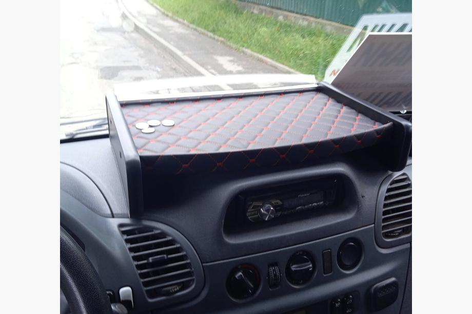 Mercedes Sprinter W901/902/903/904/905 1995–2006 Armaturenbrett Ablage (2000-2006, Schwarz mit roter Naht) Image