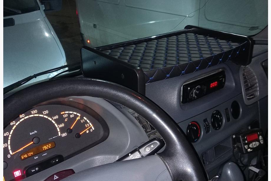 Mercedes Sprinter W901/902/903/904/905 1995–2006 Armaturenbrettablage (2000-2006, ECO-BLUE) Foto 2
