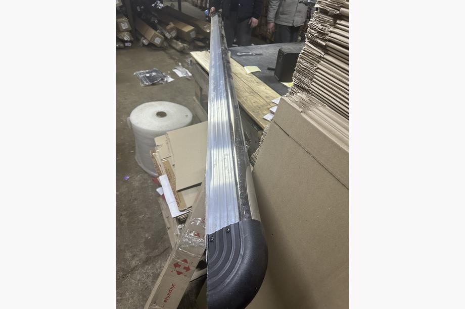 Renault Master 2011-2023 Sonderangebot! Seitliche Trittbretter ohne Halterungen 353cm (2 Stk) Foto 2
