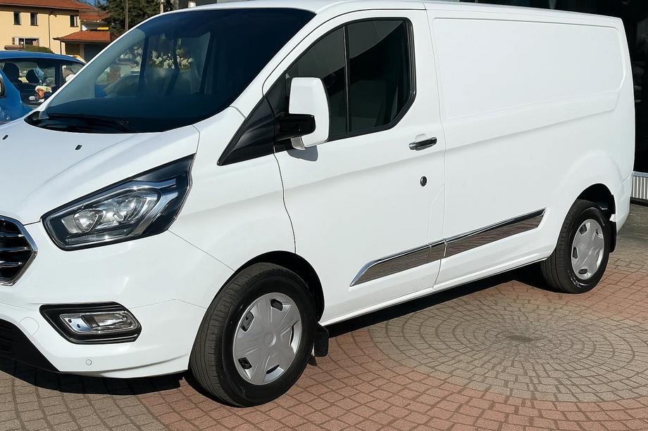 Ford Custom 2013-2022 Türleisten Carmos (5 Stk, Edelstahl) Image